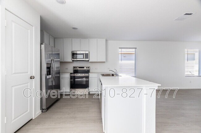 Building Photo - 706 Wolf Crest Blvd