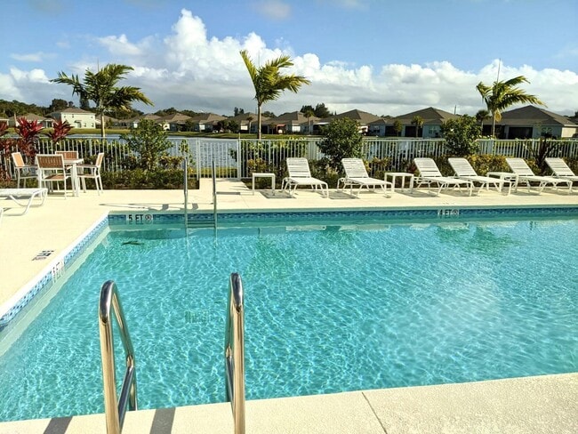 Building Photo - 604 Lychee Ln