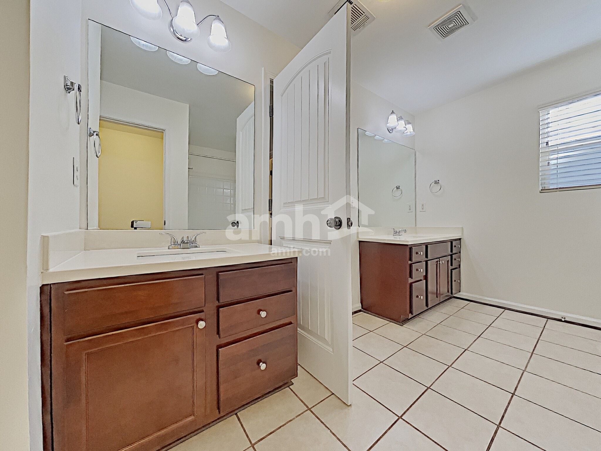 Building Photo - 4863 Clarkstone Dr