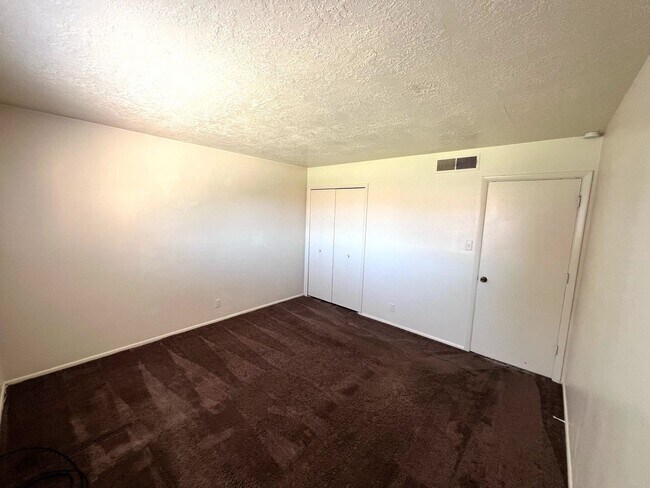 Building Photo - Near Academy Hills Park, Great NE Location...