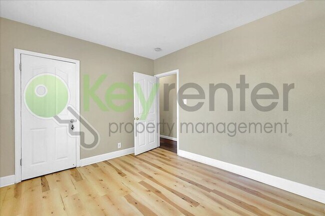 Building Photo - 3100 1st Ave