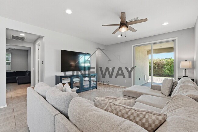 Building Photo - 9854 Thatcher Ave