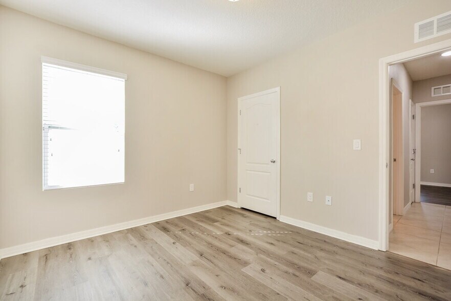 Building Photo - 5120 Star Ruby Ave