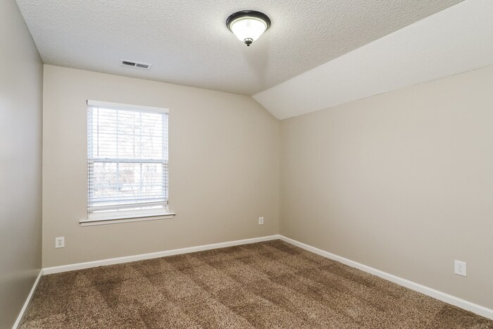 Building Photo - 106 Spring Dove Ln