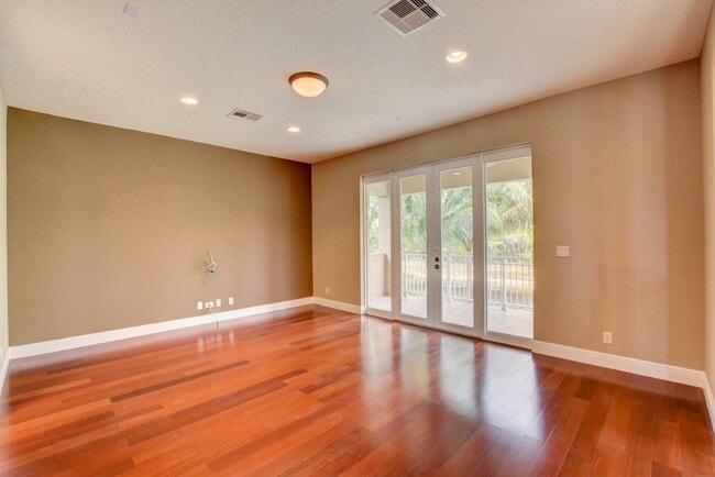 Building Photo - 6669 Cobia Cir