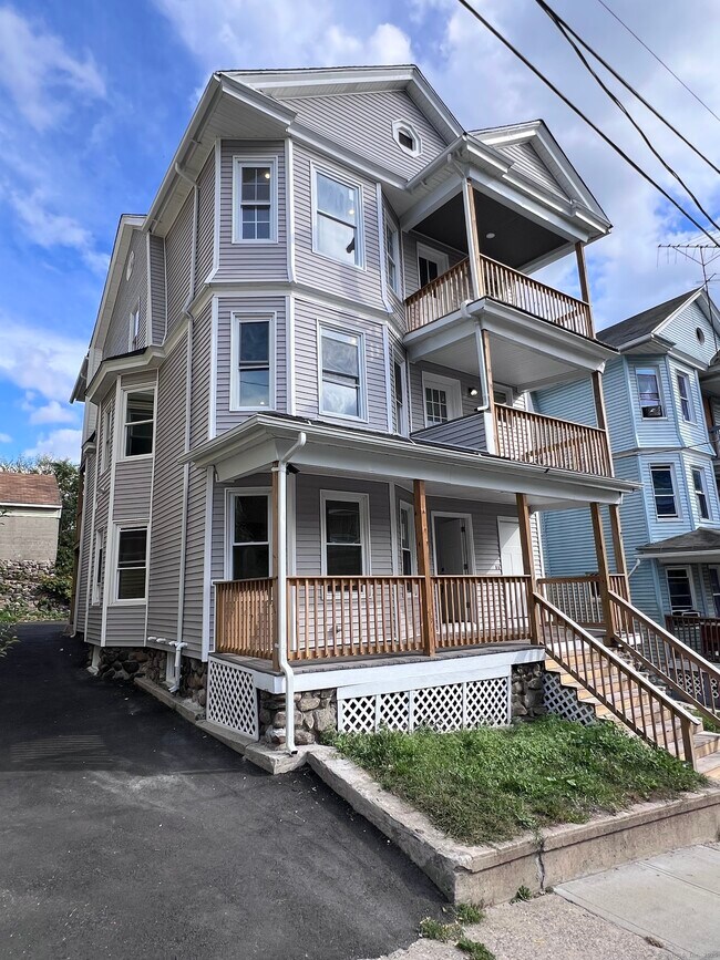 Primary Photo - 36 Vermont St