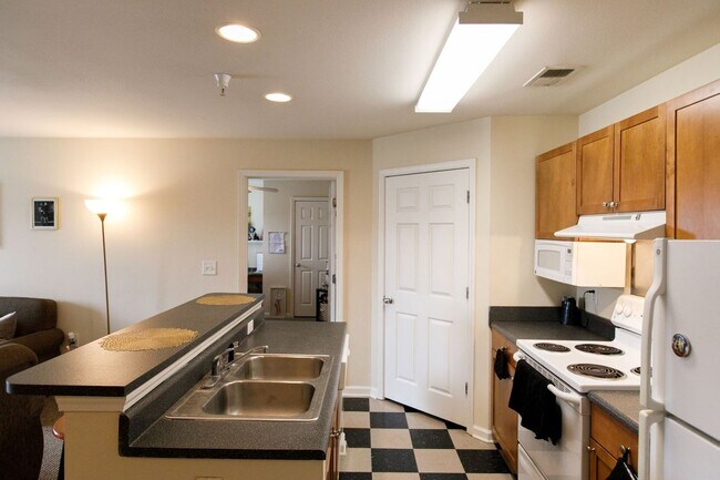 Building Photo - 100 Yellowstone Dr
