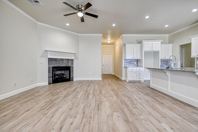 Building Photo - 3100 Pebble Pond Dr