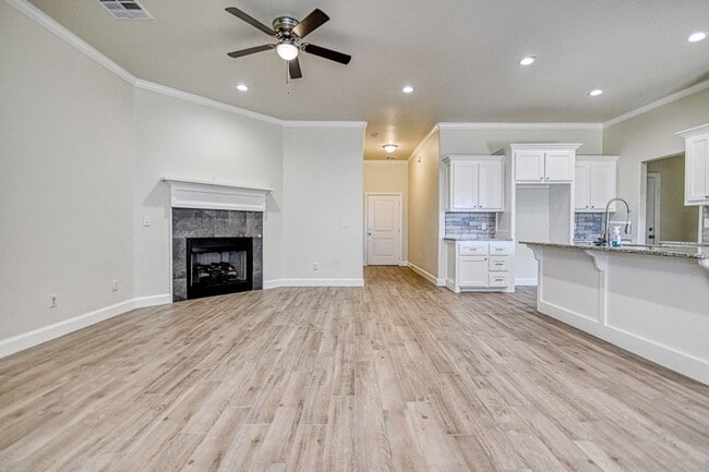 Building Photo - Beautiful Newer Construction Home in Stone Lake!