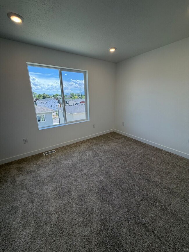 Building Photo - BRAND NEW HOME!!!