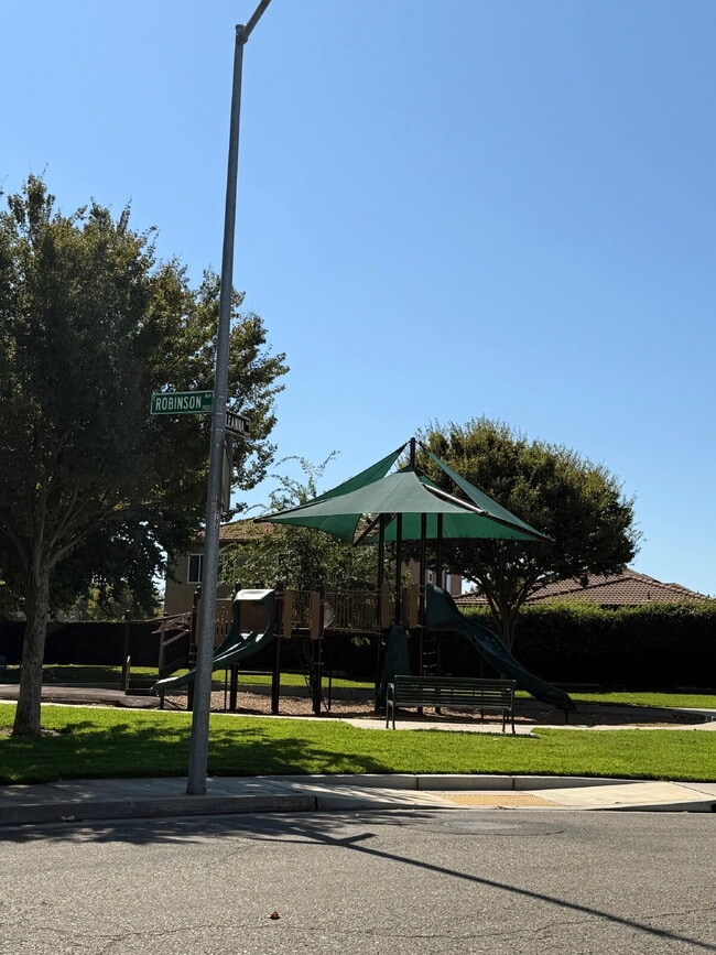 Building Photo - Reduced Price $2395/Month *PLUS 1st Month ...