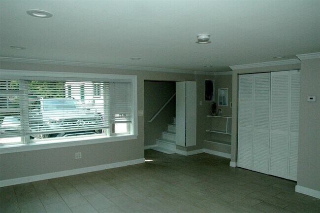 Building Photo - 20 Annadale St