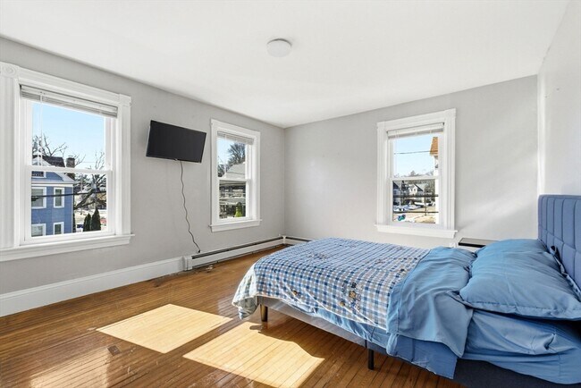 Building Photo - 21 John St