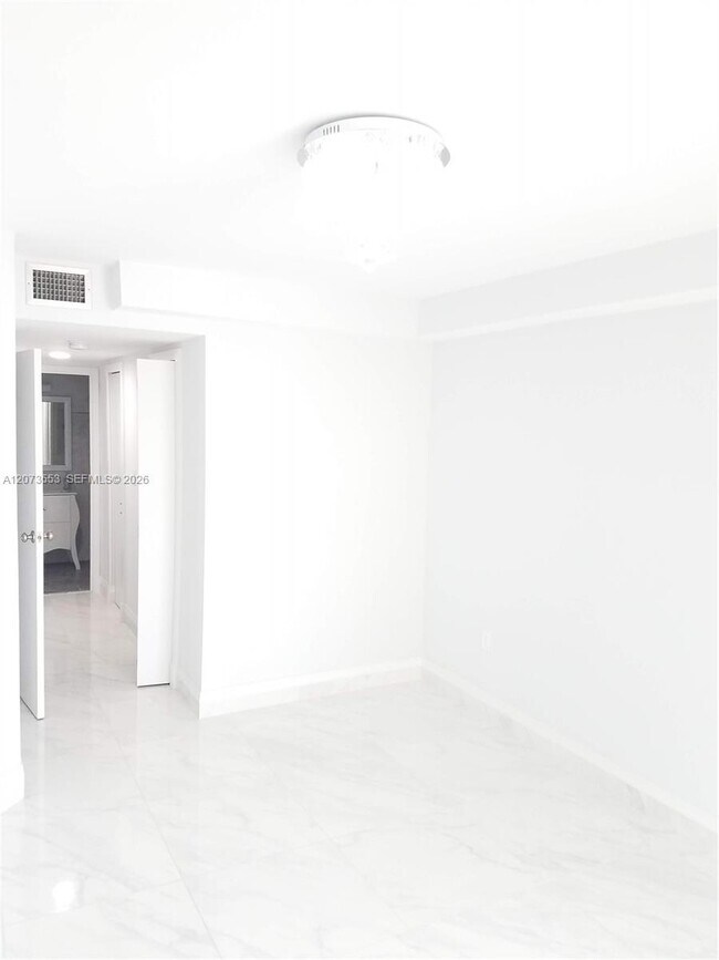 Building Photo - 6937 Bay Dr