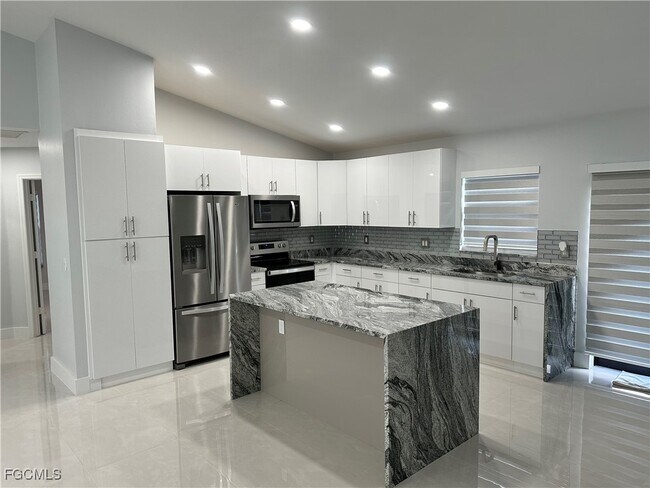 Building Photo - 228 Magellan St