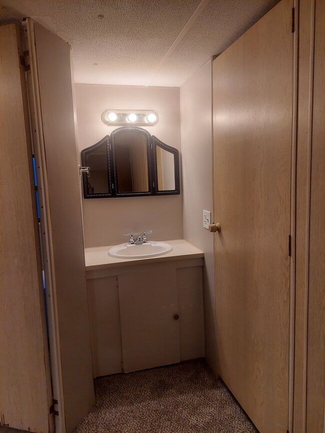 Building Photo - Waverly Hall (Harris County) Lake View