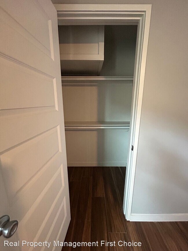 Building Photo - 2 br, 2 bath House - 411 S 18th St. Unit B