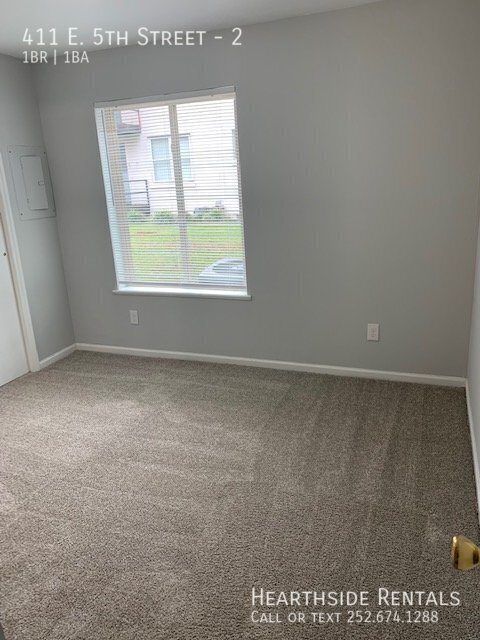 Building Photo - 411 E 5th St