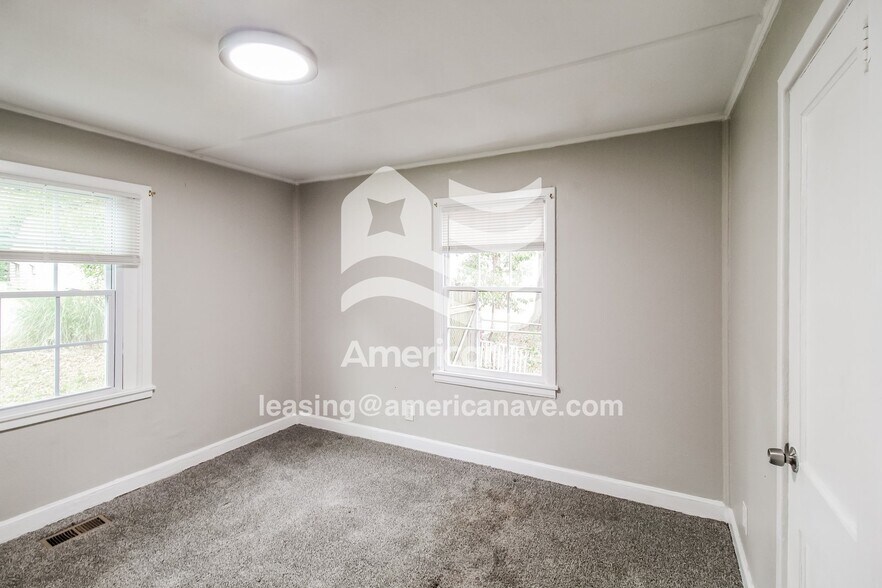 Building Photo - 105 Arnold Blvd