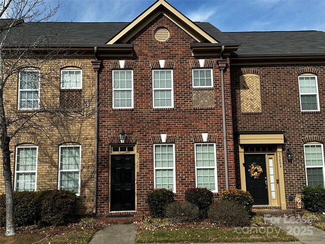 Building Photo - 15808 Sharon Dale Dr