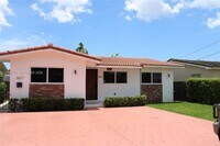 Building Photo - 3827 SW 88th Ct