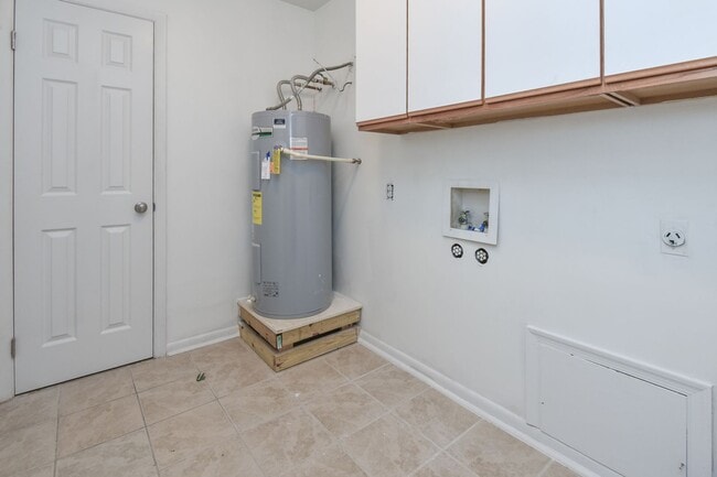 Building Photo - Completely Updated & Ready 07-08-26!! 1-Car Attached Garage! Pet Friendly!