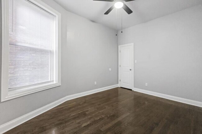 Building Photo - 3 bedroom in Chicago IL 60618