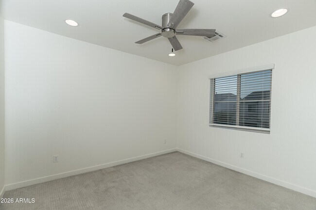 Building Photo - 6018 W Hartford Ct