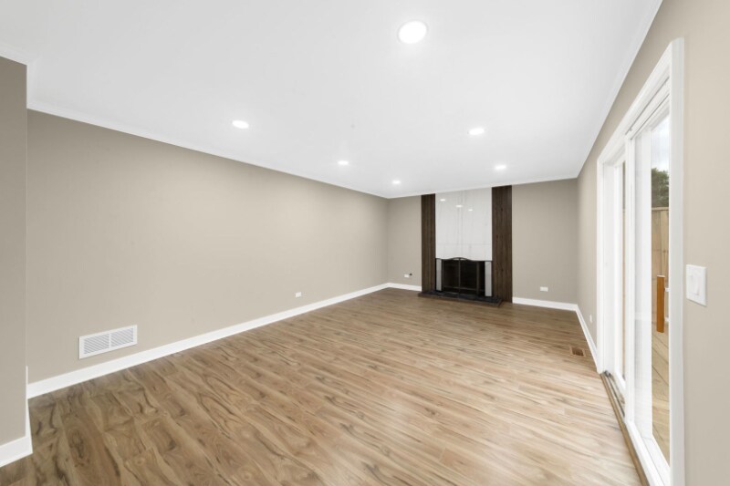 Building Photo - 990 Whitehall Way