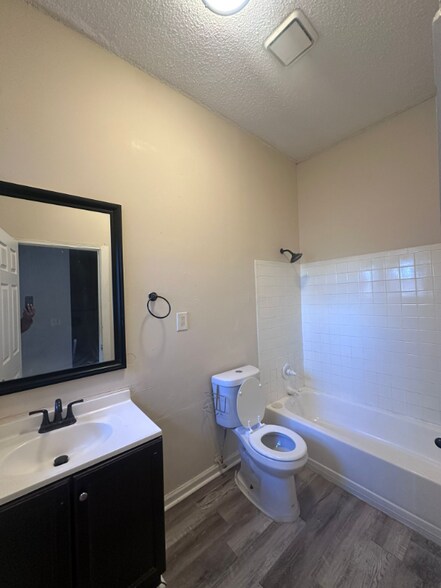 Building Photo - 1712 Oregon Pl