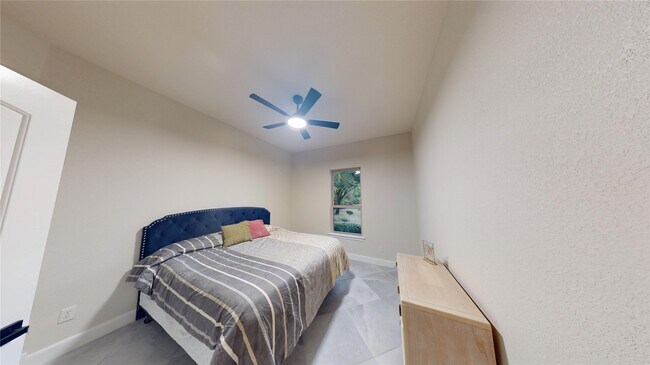 Building Photo - 119 April Waters Dr W