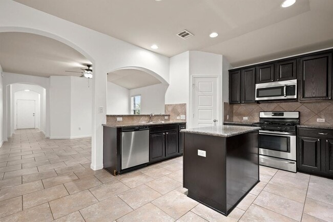 Building Photo - 101 Song Sparrow Cv