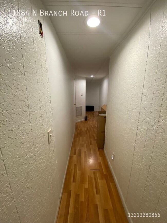 Building Photo - 11884 N Branch Rd