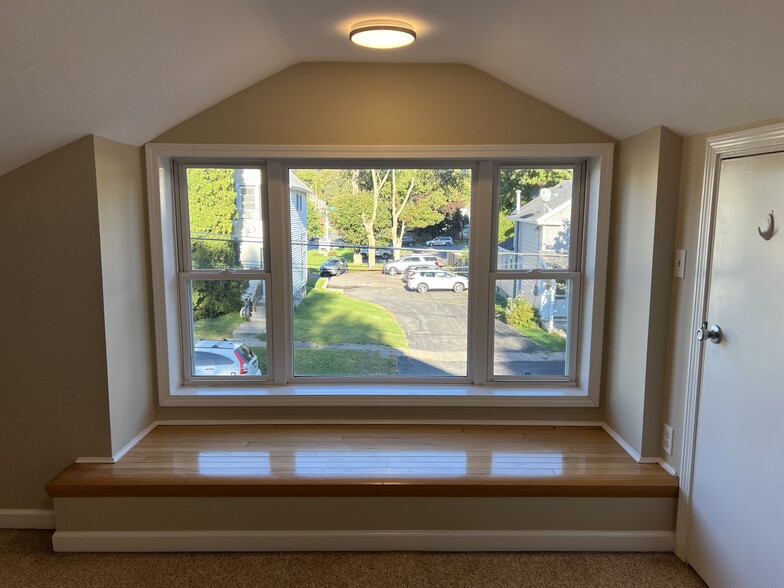 Window Seat in the Bonus Room - 176 Duer St