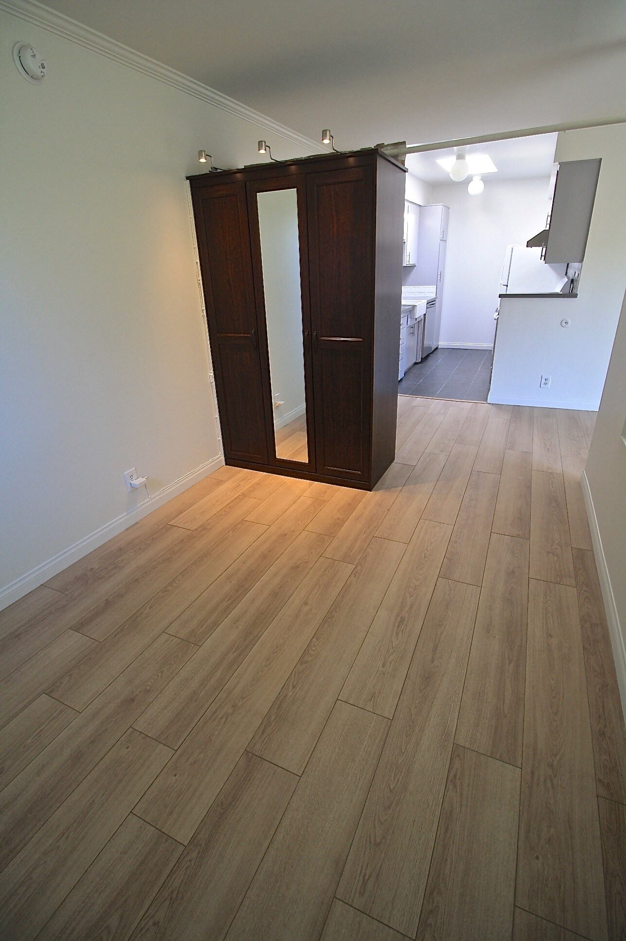 Building Photo - 11138 Aqua Vista St