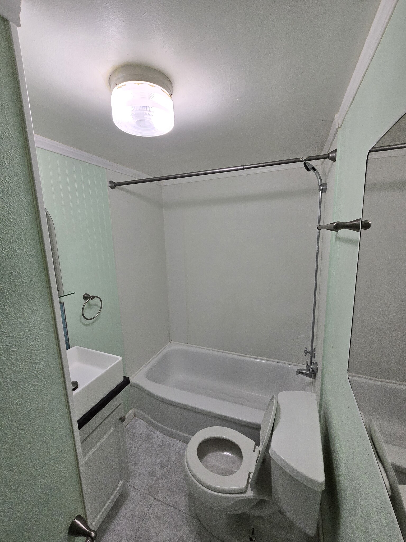 Building Photo - 42 Fox St