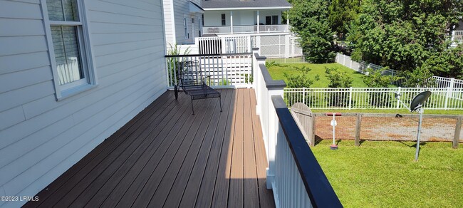 Building Photo - 45 Holbrook Dr