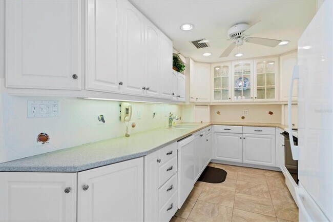 Building Photo - 4485 Gulf of Mexico Dr