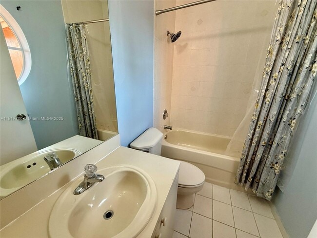 Building Photo - 4922 Tradewinds Ter