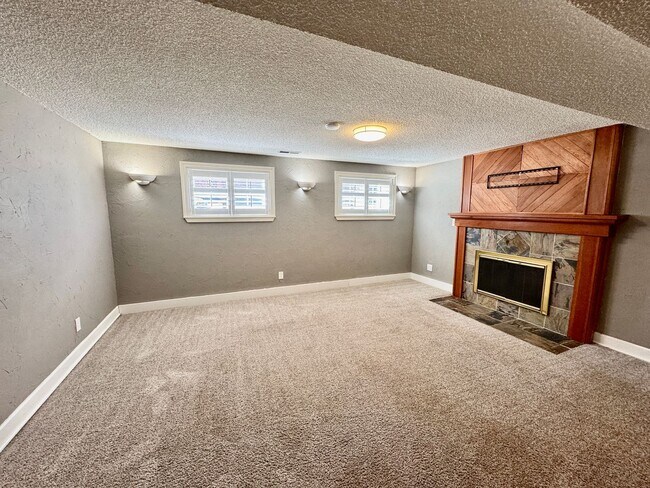 Building Photo - 15054 SE Fairwood Blvd