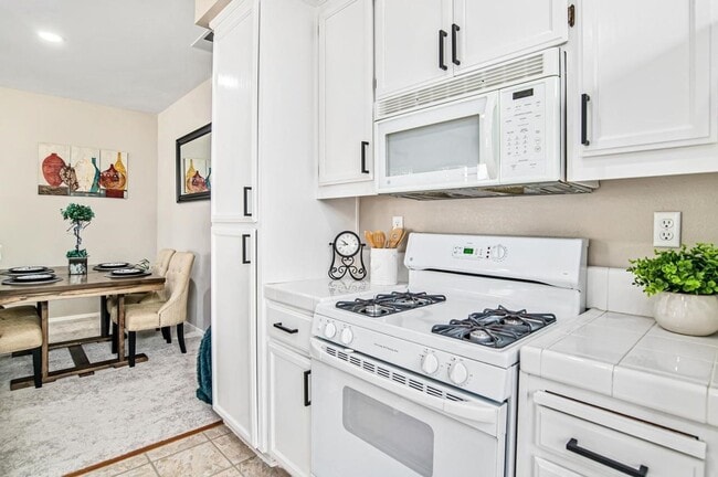 Building Photo - Beautiful 3 Bed, 3 Bath Condo for Rent in Livermore, CA