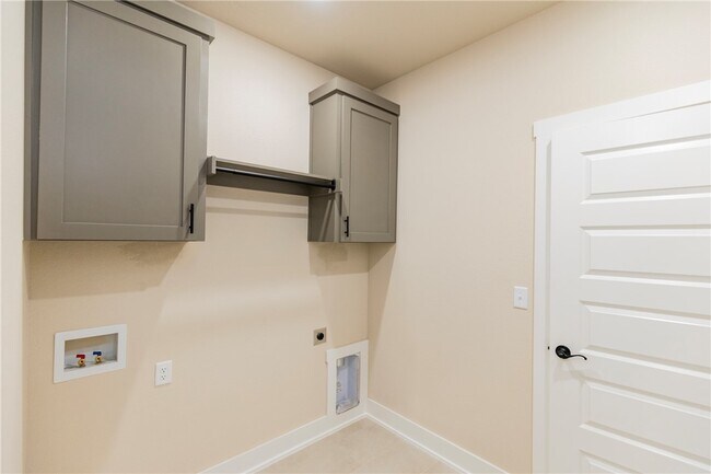 Building Photo - 2104 Dagan St