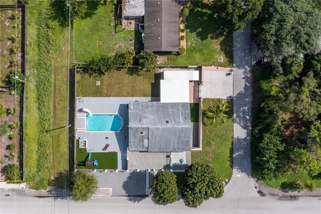 Building Photo - 15276 Harrison Rd
