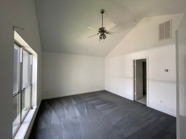 Master Bedroom - 2715 Chenevert St