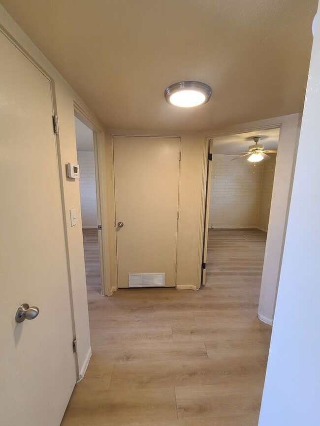 Building Photo - Charming two-bedroom, one-bathroom apartment
