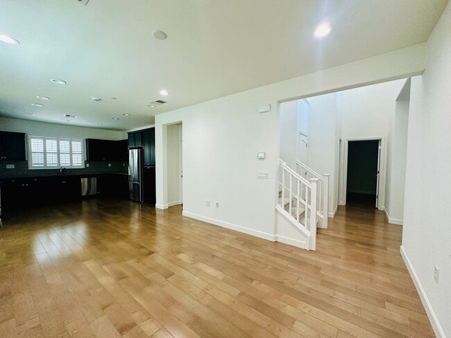 Building Photo - Beautiful Newer Home, Very Clean- Move In ...