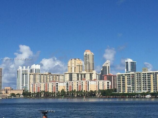 Building Photo - 17150 N Bay Rd