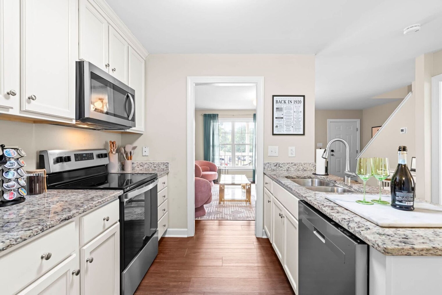 Building Photo - 2400 Hinton St