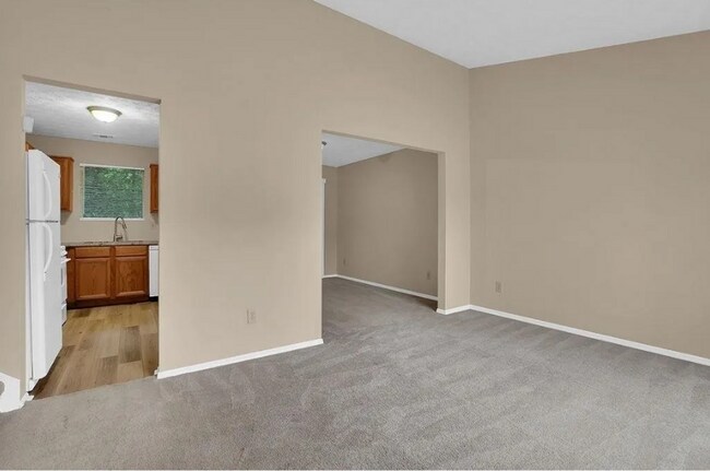 Building Photo - 3 bed 2 bath Elegant House in Dekalb!
