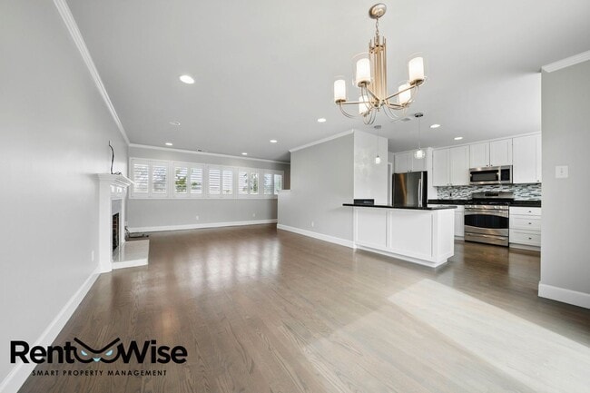 Building Photo - 1125 Fernwood Dr